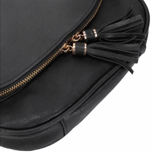 Black double tassel flap adjustable crossbody bag - Picture 3 of 6